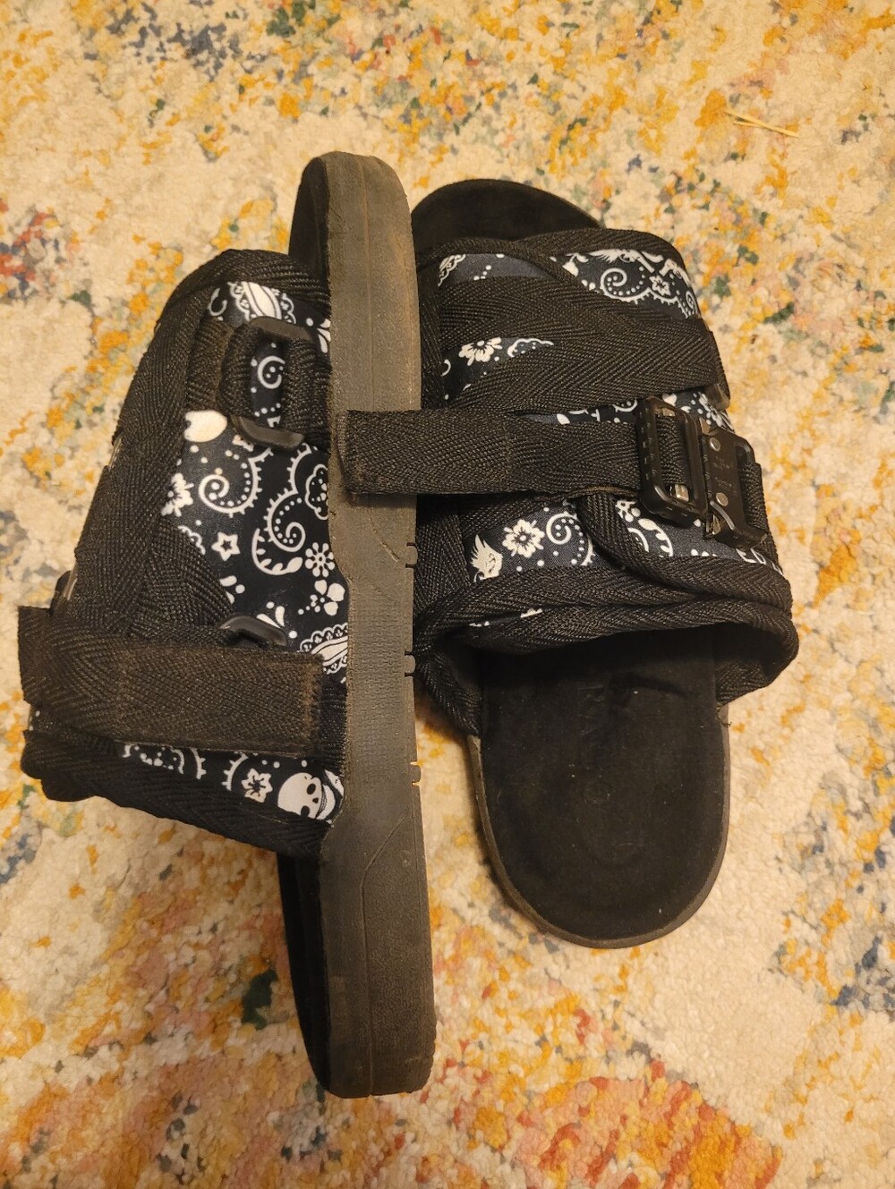 Draco Slides Black "Bandanna" Bandana print – Size 5-6
